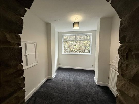 2 bedroom end of terrace house to rent - Photo 1