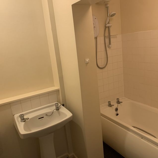 Penryn, Cornwall - Photo 1