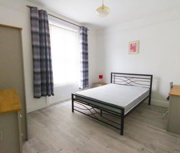 STUDENT ACCOMMODATION, 4 College Terrace, Derry/Londonderry, BT48 7NZ - Photo 3