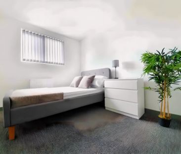 6 Beds 3 Baths - Photo 2