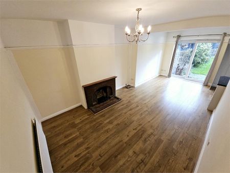 4 bedroom semi-detached house to rent - Photo 2