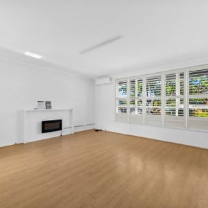 Modern 2 Bedroom Unit - Quiet Area - Photo 3