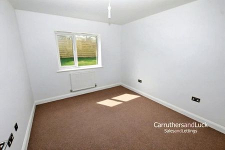 3 bedroom detached bungalow to rent - Photo 5