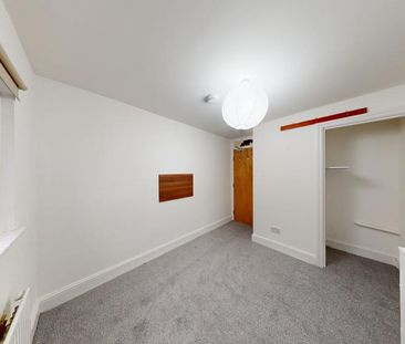 1 bedroom in a house share to rent - Photo 6