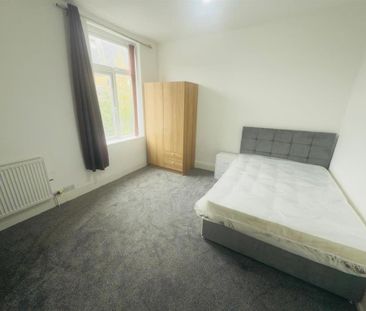 4 bedroom terraced house to rent - Photo 4