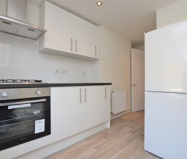 Flat to rent - Stanstead Road, London, SE23 - Photo 6