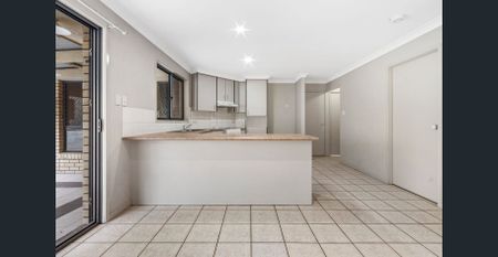 Spacious Family Home in the Central Location! - Photo 2