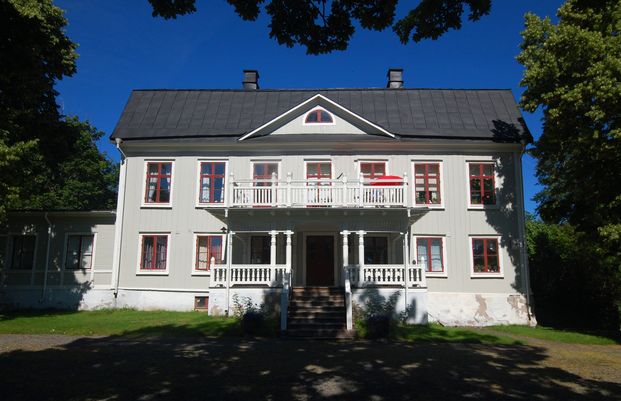 Kopparberg Centrum: Ljus fin trea på nedre botten i kulturbyggnad - Foto 1