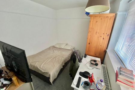 St Mildreds Road - Photo 5