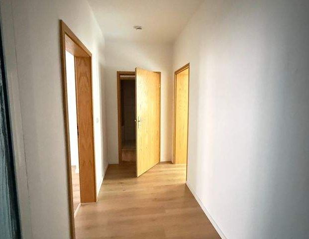 Renovierte 3 Raum Wohnung in Zwickau mit Einbauküche - Foto 1