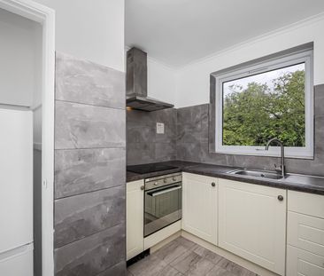 2 Bed Flat, Caroline Court, SE6 - Photo 6