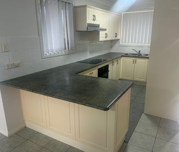 3 BEDROOM DUPLEX! - Photo 4