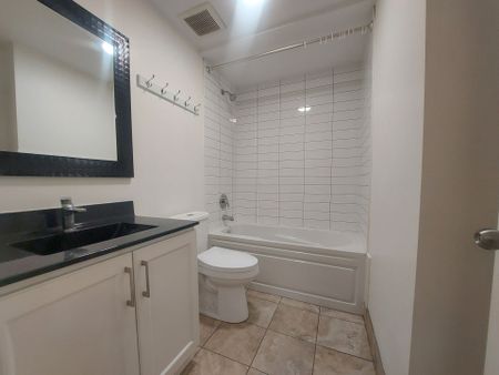 For Lease - 222 Athol Street Unit# Main, Oshawa, Ontario - Photo 3