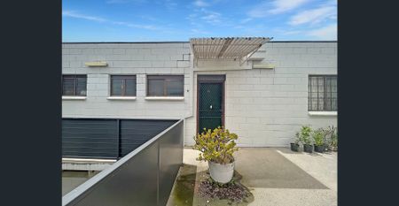 Light-Filled Living in the Heart of Coburg - Photo 5