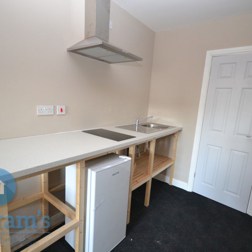 1 bed Studio for Rent - Photo 1