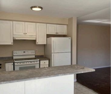 For Lease - 23 Sunnybrook Crescent Unit# Upper, Brampton, Ontario - Photo 2