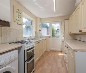 3 bedroom semi-detached house to rent - Photo 4