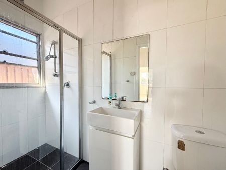 Neat 1 Bedroom Flat in Convenient Punchbowl Location - Photo 3