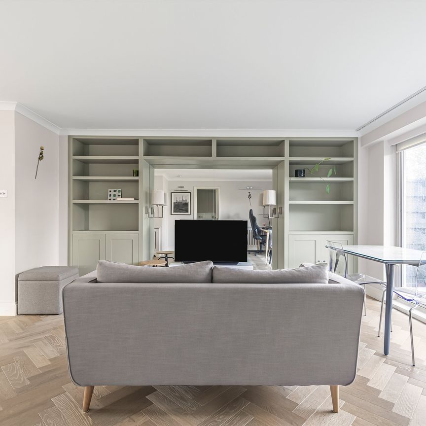 Thorney Crescent, Battersea Park, SW11, London - Photo 1