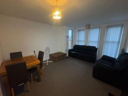 2 bedroom flat to rent - Photo 3