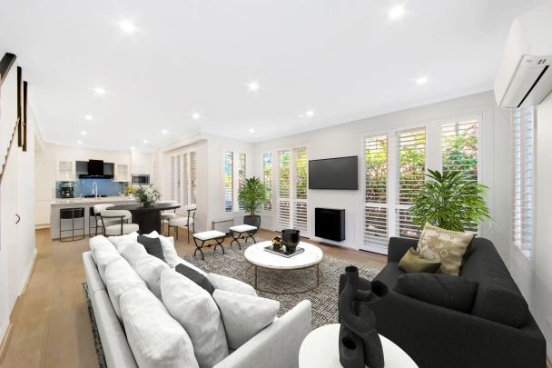 Designer Family Home Of Space And Sophistication - Photo 1