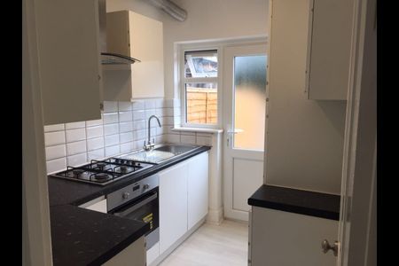 4 Bed Terraced House, Tunnel Avenue, SE10 - Photo 4