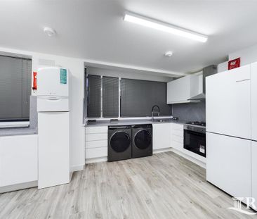 House share to rent - Photo 2