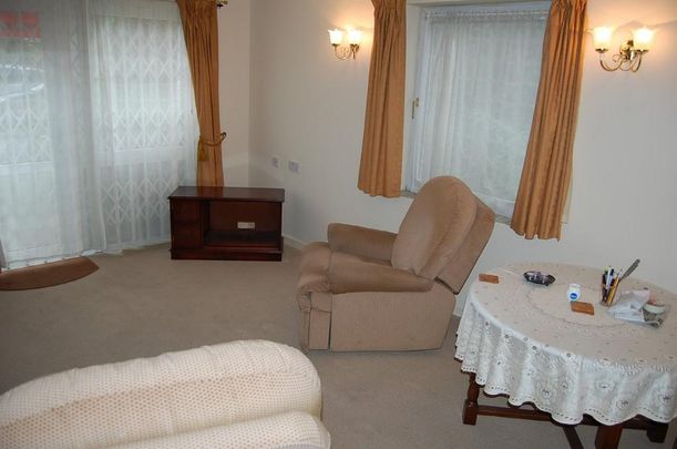 1 bedroom ground floor flat to rent - Photo 1