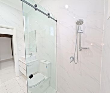 Spacious 6-Bedroom Family Home Now Available To Rent - Photo 4