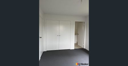 Modern Renovated 2-Bedroom Unit - Photo 3