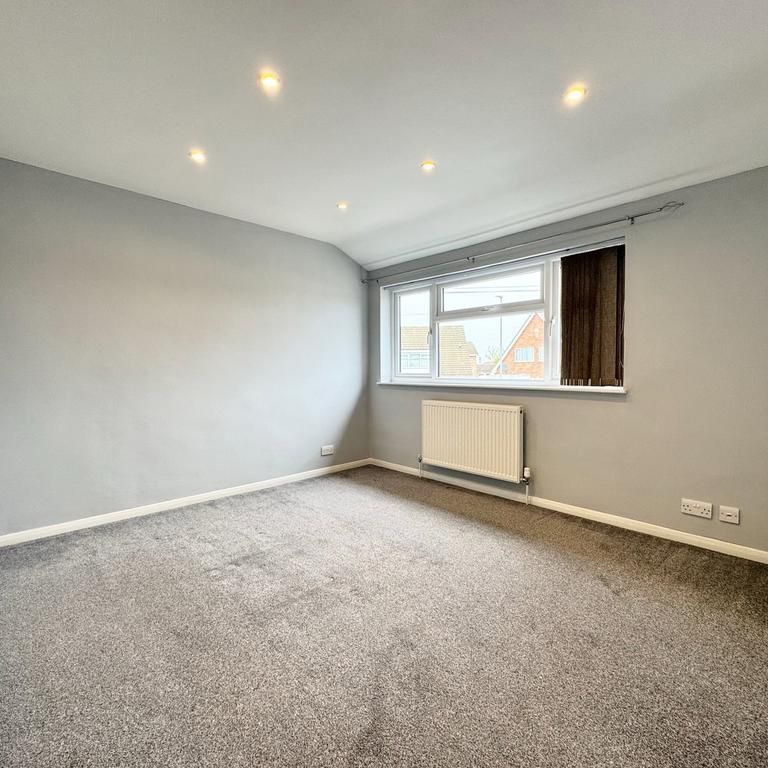 3 bedroom semi-detached house to rent - Photo 1