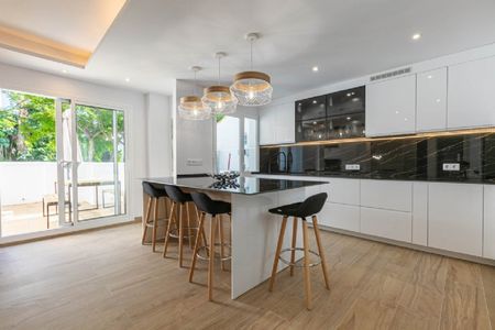 3 Bedroom Apartment For Rent in Nueva Andalucía, Málaga - Foto 5