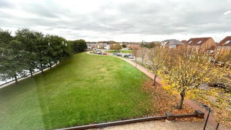 2 bedroom flat to rent - Photo 3