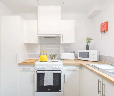 Premium Studio | Rosedale Court - Photo 5