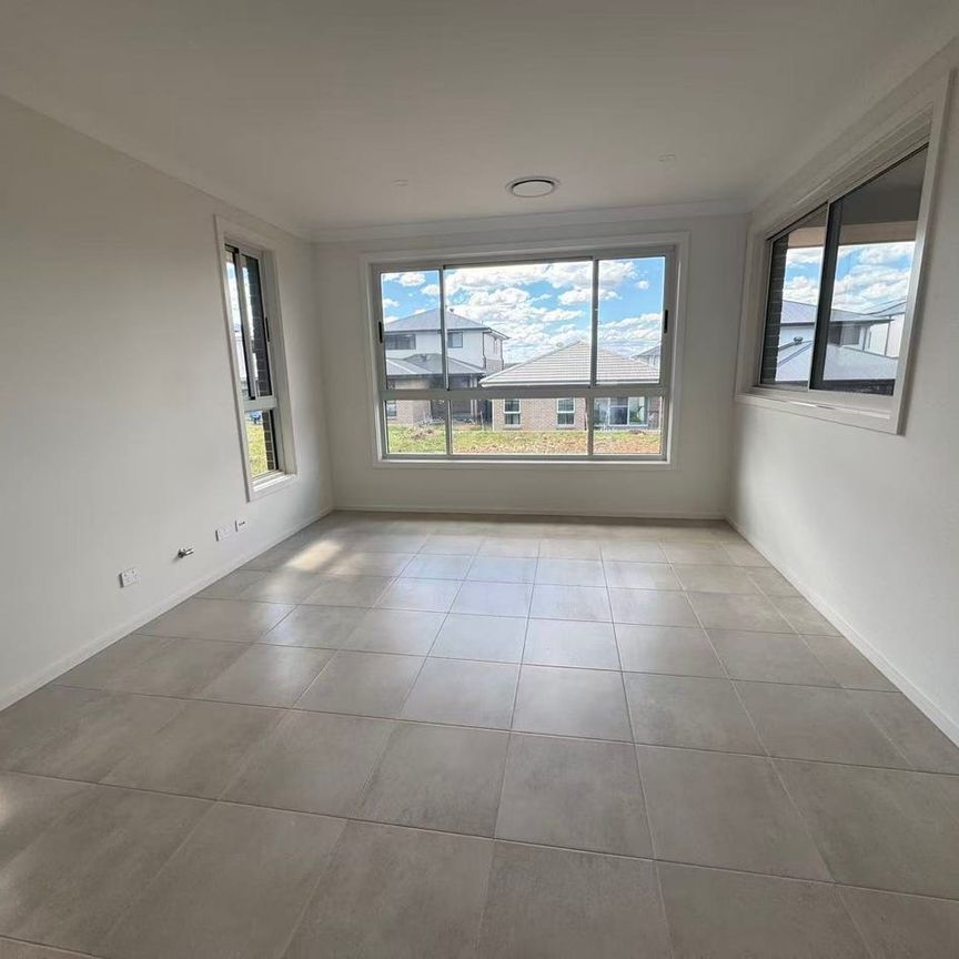 Brand New Property Proudly Built by Rawson Home in Prime Location with Solar Panel! - Photo 1