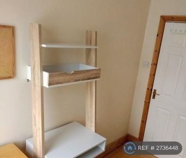 1 bedroom in a house share to rent - Photo 3