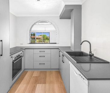 5/10 Dunlop Court, Mermaid Waters - Photo 6