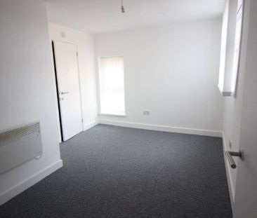 To Let 1 Bed Apartment - Photo 2