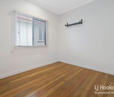 Gorgeous 3 Bedroom home immaculately presented - Photo 2