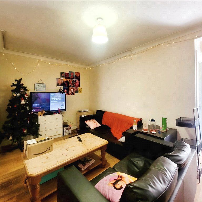 Clarence Street, Egham, Surrey, TW20 9RL - Photo 1