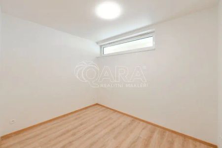 Pronájem bytu 2+kk v centru Benešova - Photo 2