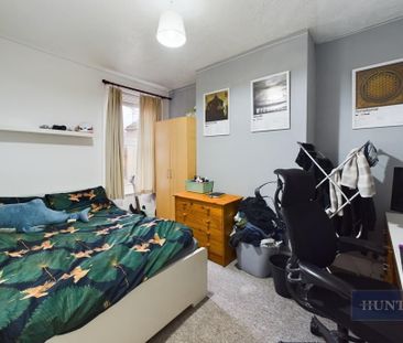 4 bedroom terraced house to rent - Photo 3