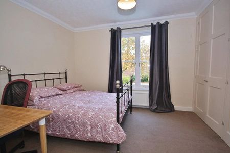 5 bedroom detached house to rent - Photo 4