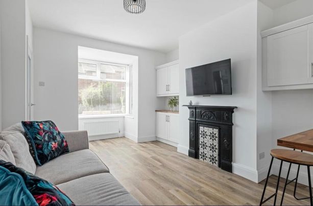 2 Bed Terraced House, Sackville Road, S10 - Photo 1