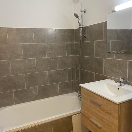 Location Appartement 2 pièces 49m² LES VANS 07140 - Photo 3