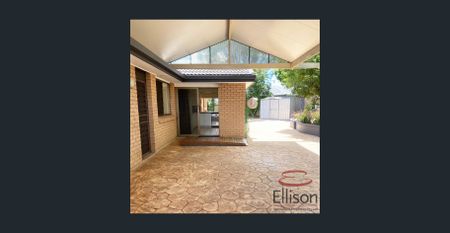 FOR RENT - CHARMING 3-BEDROOM HOME WITH RUMPUS ROOM IN A QUIET DAISY HILL CUL-DE-SAC - Photo 3