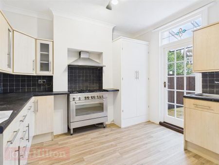 2 bedroom maisonette to rent - Photo 3