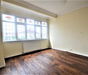 4 bedroom end of terrace house to rent - Photo 5