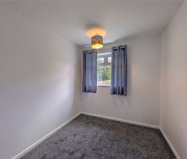 3 bed terraced house to rent in Moorcock Close, Middlesbrough, TS6 - Photo 2