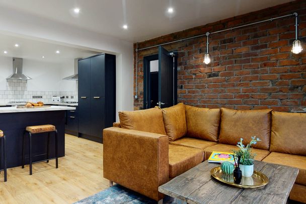 Norwich Road Room 9 - Photo 1